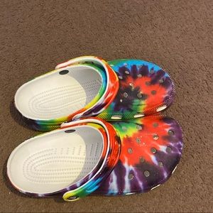 Crocs size 7(women) spiral colors